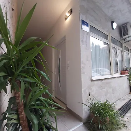 Pensión Adriatic 3*